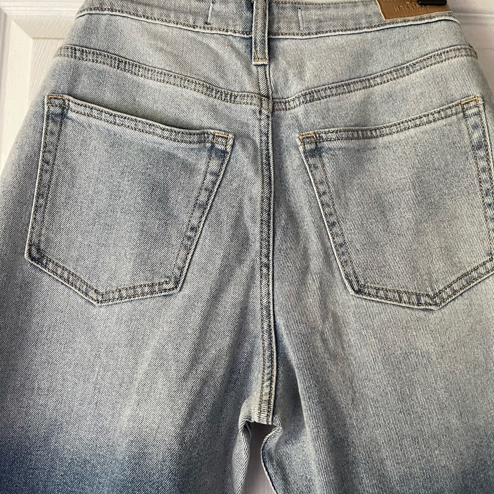 Stylish Ombre Ripped Jeans - Picture 8 of 9